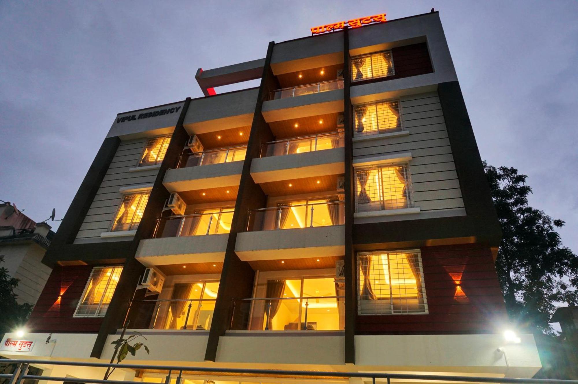 Palm Suites Baner- Indian Nationals Only Púna Exteriér fotografie