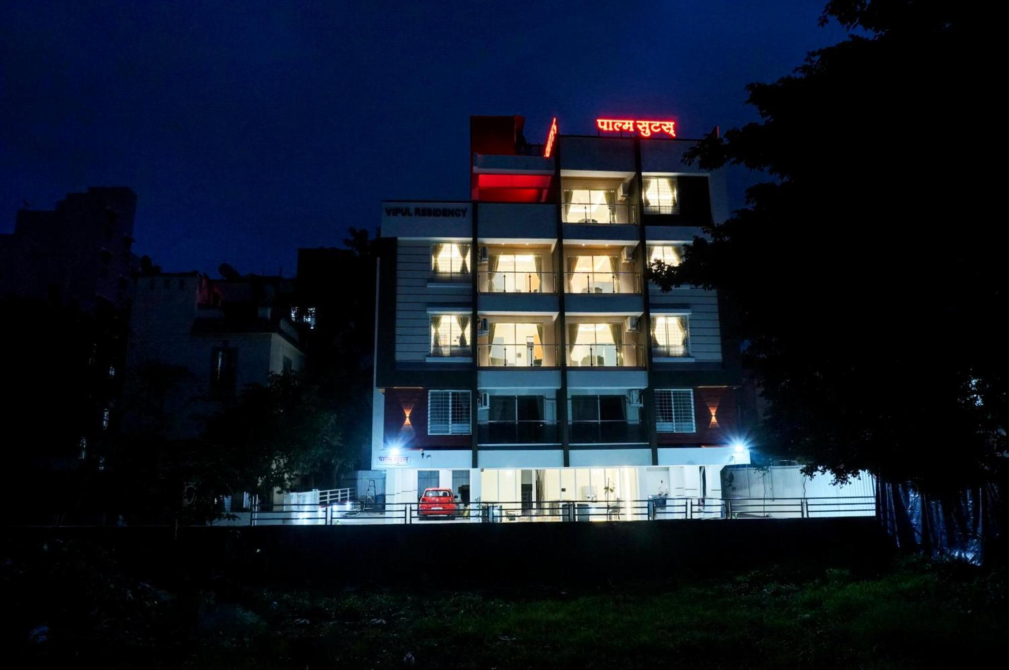 Palm Suites Baner- Indian Nationals Only Púna Exteriér fotografie